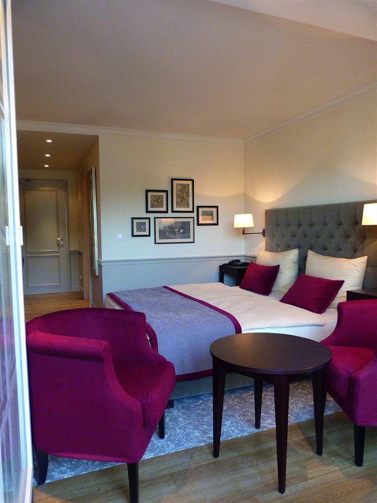Parkhotel Surenburg Хёрстель Экстерьер фото